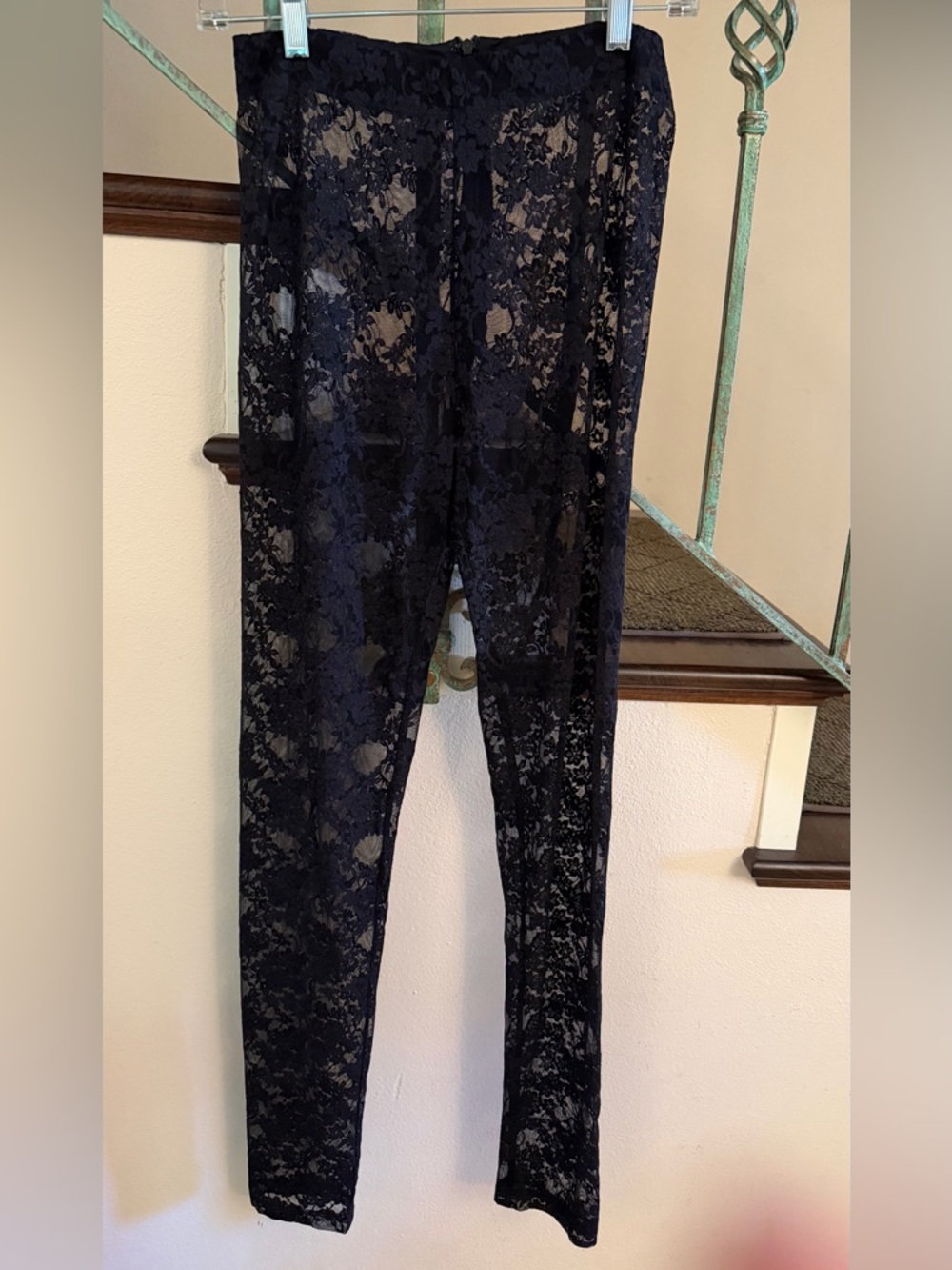 Women’s Endless rose lace slim pants with zipper in back size medium